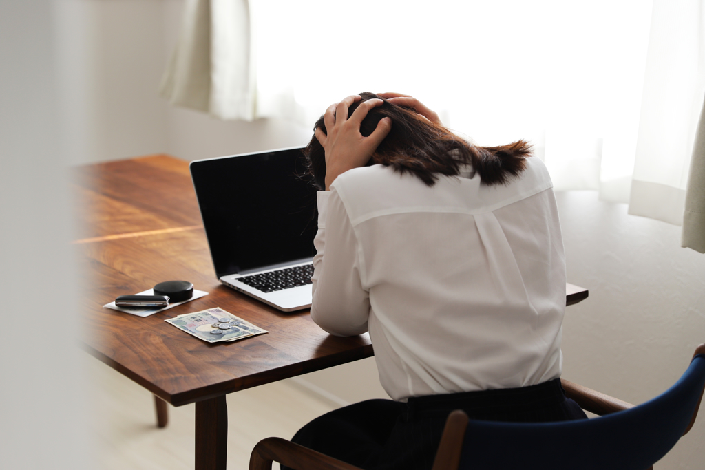 月薪5萬去看房 遭房仲嗆一句！女公務員難受：想躺平了