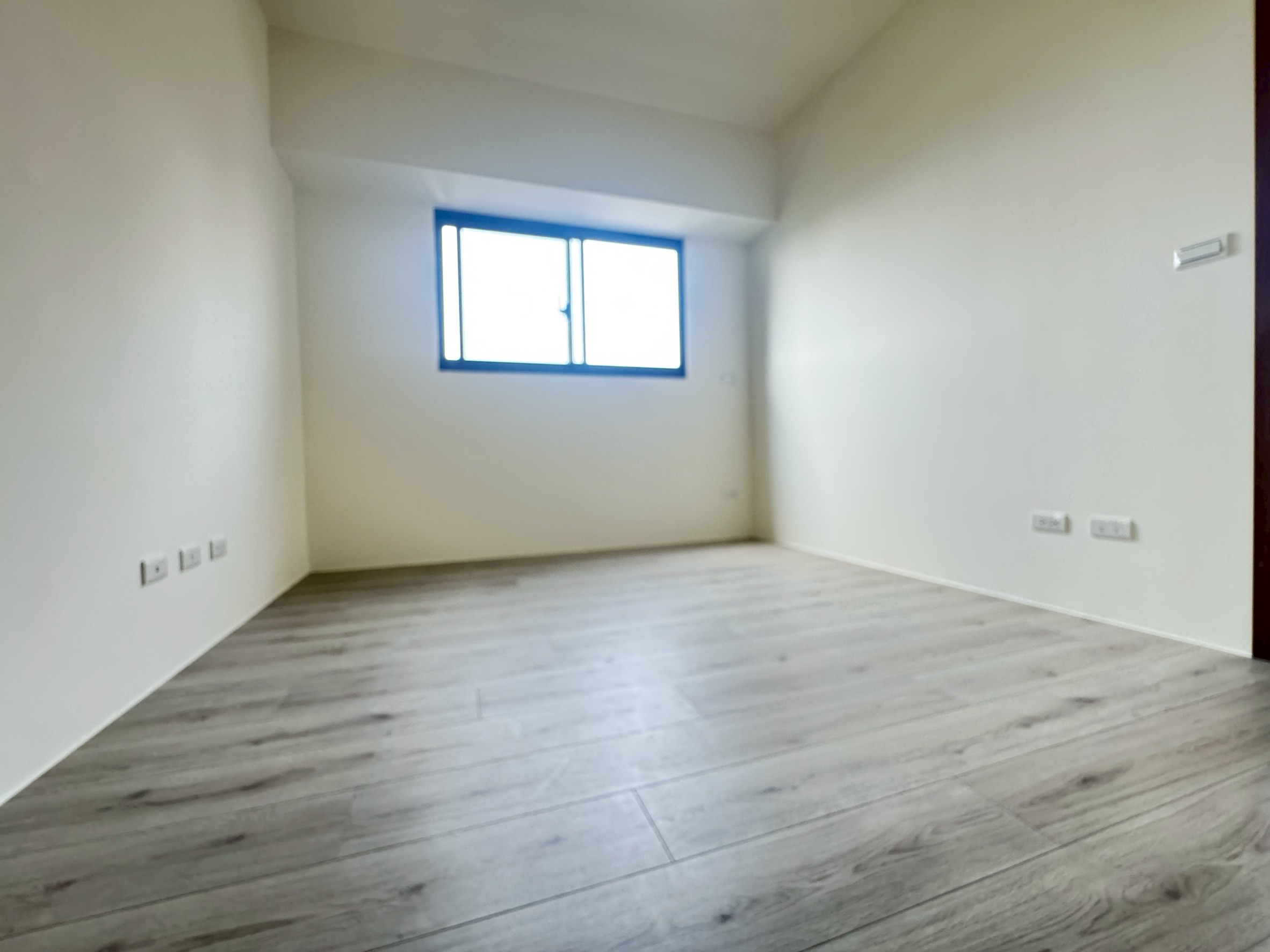 全新國美館4房+雙車位