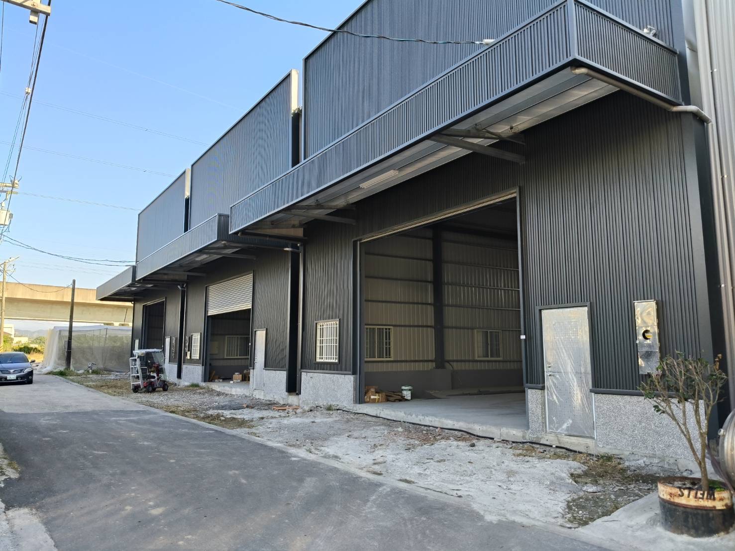 大社民族路沒有路地持分臨路全新廠房（陳美鳳）